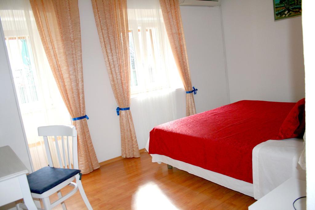 Rooms And Apartments Emily สปลิท ภายนอก รูปภาพ
